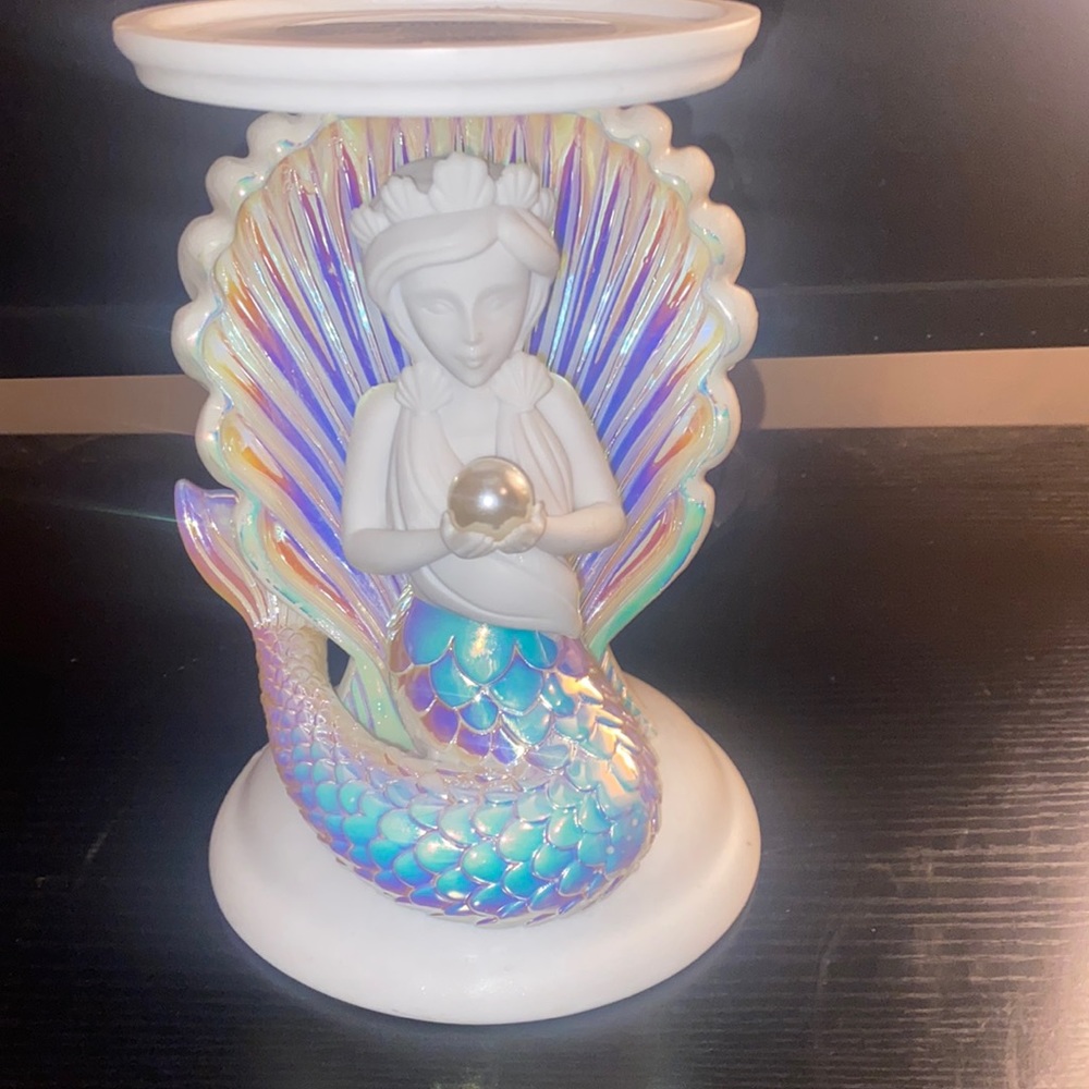 Bath and Bodyworks mermaid candleholder 🧜‍♀️